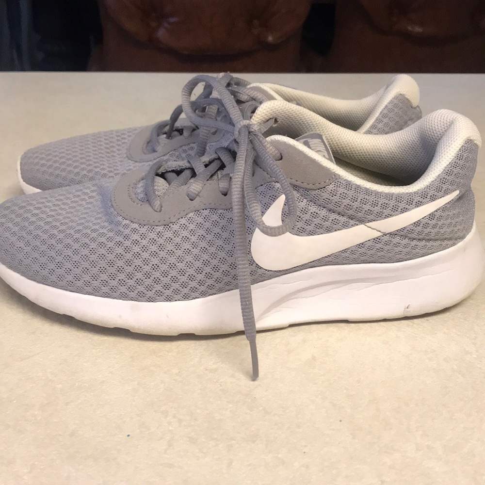 Nike Tennis Shoes